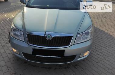 Седан Skoda Octavia 2010 в 