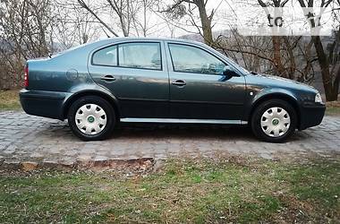 Седан Skoda Octavia 2004 в 
