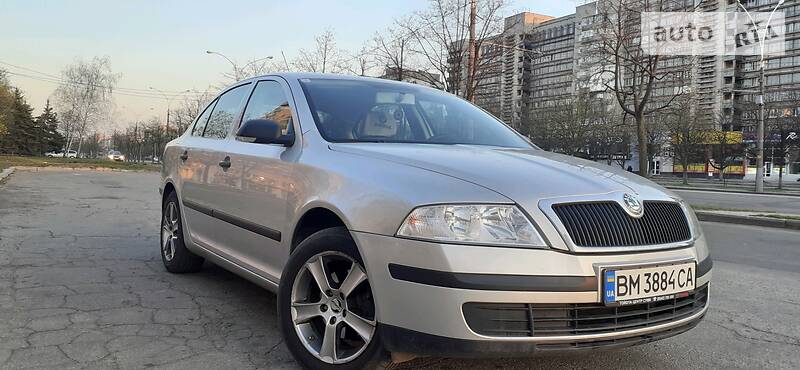 Седан Skoda Octavia 2004 в 