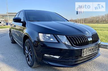 Седан Skoda Octavia 2018 в 