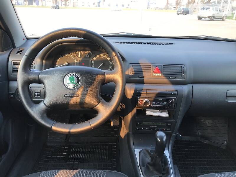 Седан Skoda Octavia 2004 в Житомирі