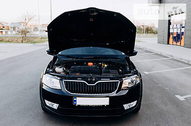 Седан Skoda Octavia 2013 в 