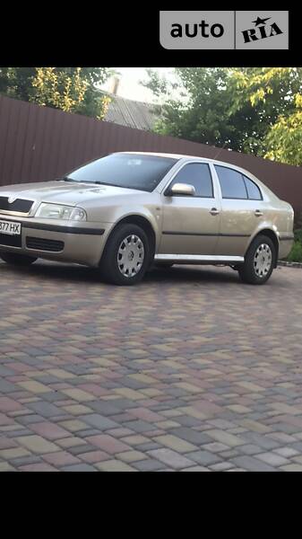 Седан Skoda Octavia 2004 в 