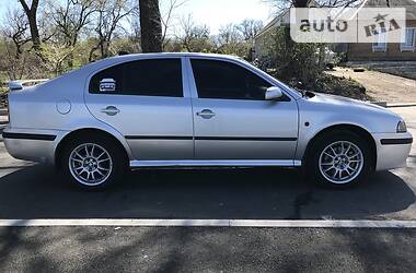 Ліфтбек Skoda Octavia 2001 в 