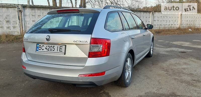 Універсал Skoda Octavia 2013 в Новояворівську