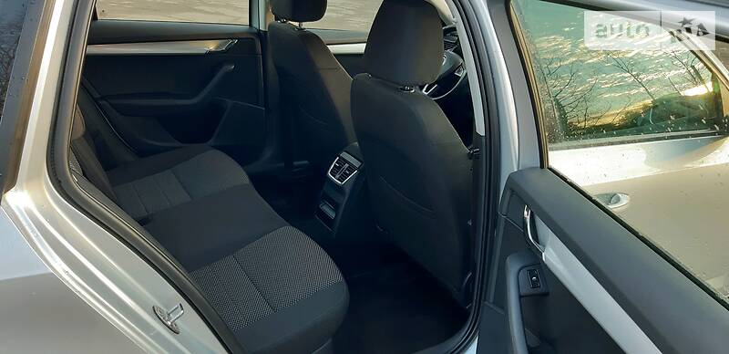 Універсал Skoda Octavia 2013 в Новояворівську