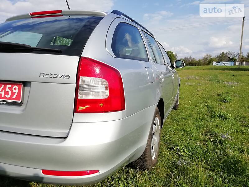 Універсал Skoda Octavia 2011 в Лубнах