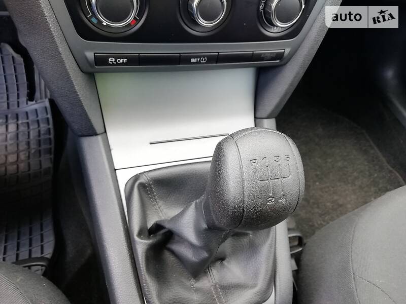 Універсал Skoda Octavia 2011 в Лубнах