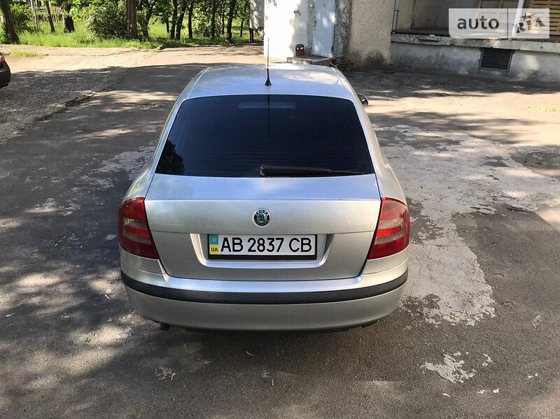 Седан Skoda Octavia 2006 в Києві