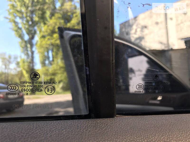 Седан Skoda Octavia 2006 в Києві