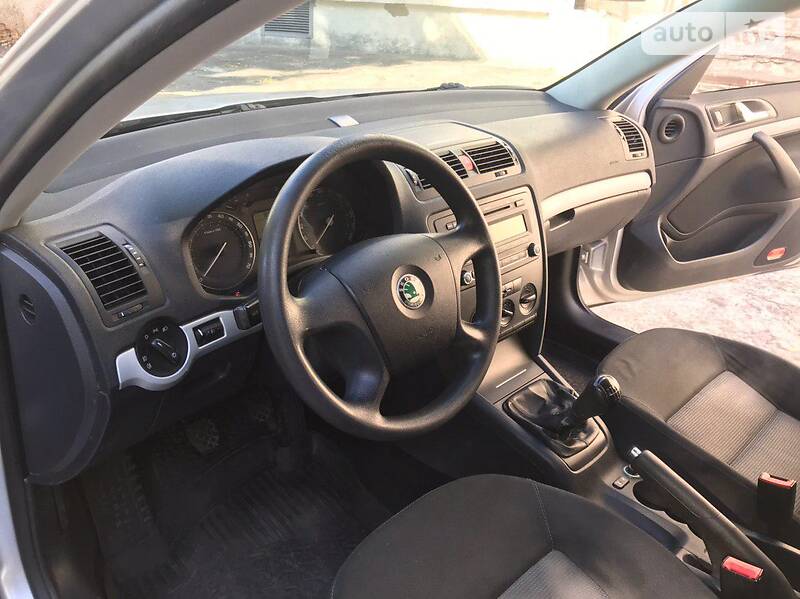 Седан Skoda Octavia 2006 в Києві