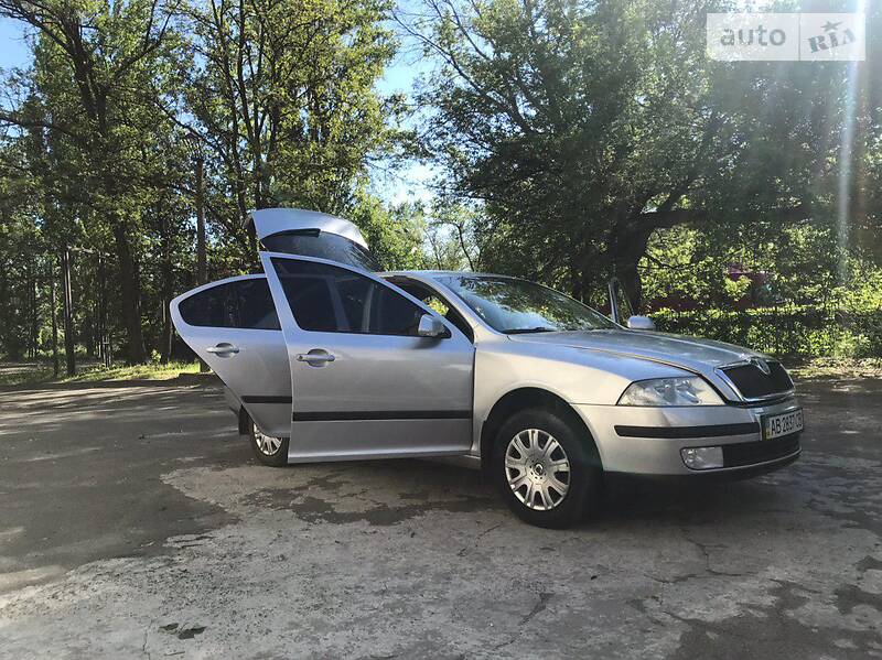 Седан Skoda Octavia 2006 в Києві