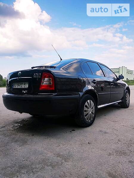 Седан Skoda Octavia 2006 в Теофіполі