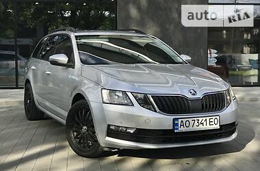 Універсал Skoda Octavia 2017 в Ужгороді