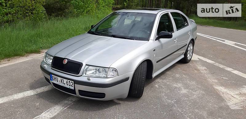 Седан Skoda Octavia 2003 в Чернигове