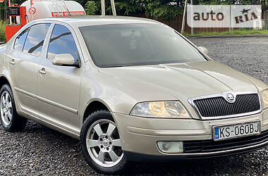 Седан Skoda Octavia 2006 в Межгорье