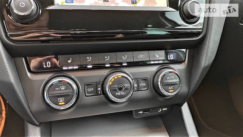 Універсал Skoda Octavia 2016 в Чернівцях