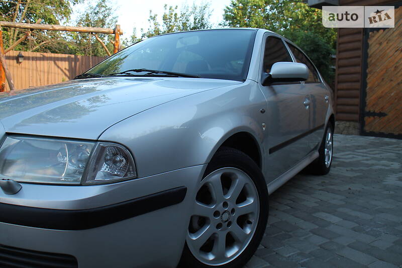 Седан Skoda Octavia 2002 в Полтаві