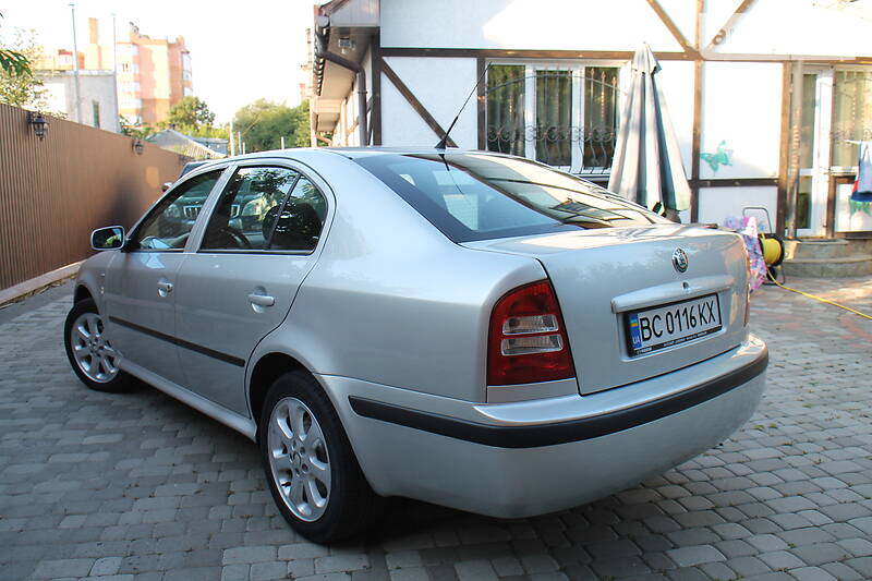 Седан Skoda Octavia 2002 в Полтаві