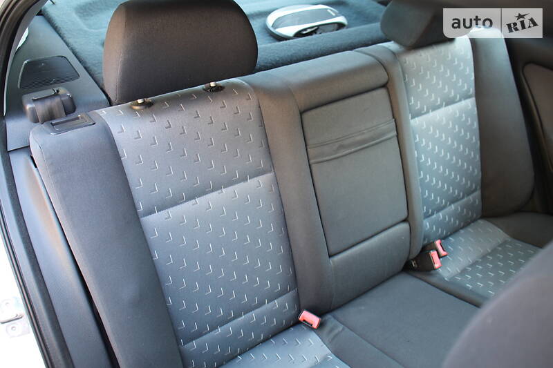 Седан Skoda Octavia 2002 в Полтаві