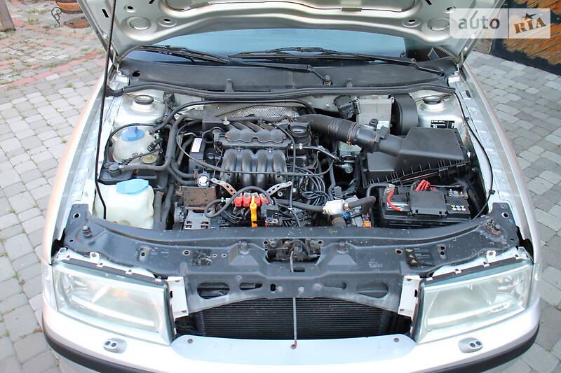 Седан Skoda Octavia 2002 в Полтаві