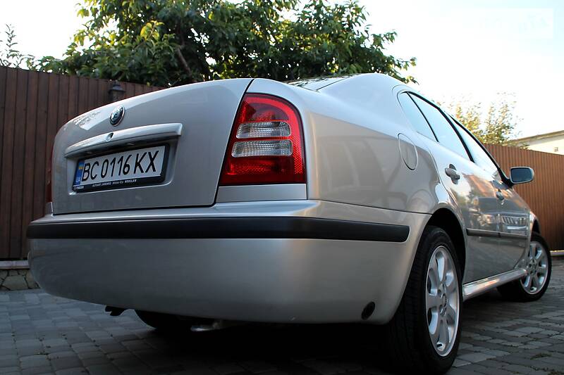 Седан Skoda Octavia 2002 в Полтаві