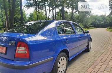 Седан Skoda Octavia 2009 в 