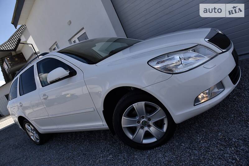 Універсал Skoda Octavia 2012 в Дрогобичі