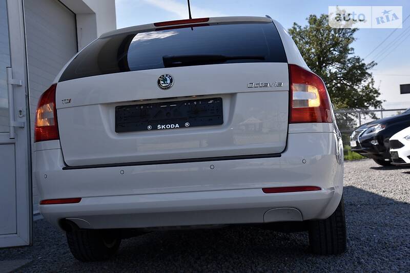 Універсал Skoda Octavia 2012 в Дрогобичі