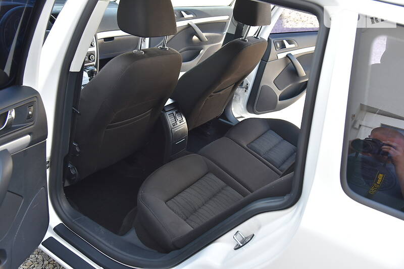 Універсал Skoda Octavia 2012 в Дрогобичі