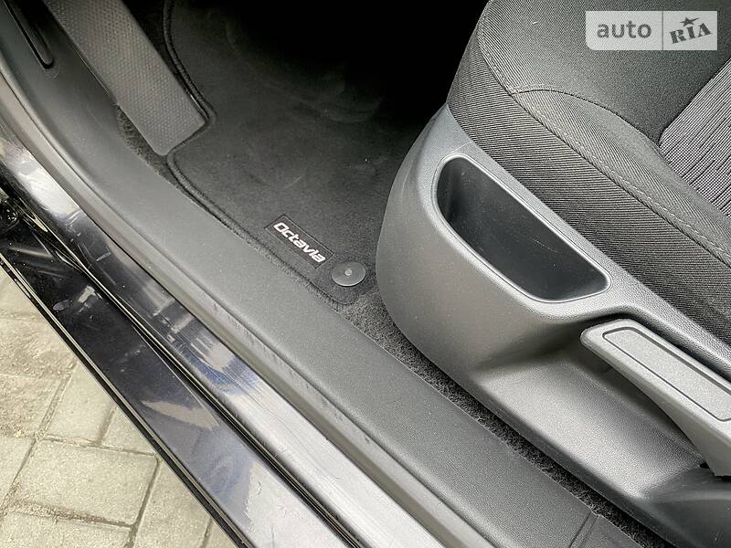 Седан Skoda Octavia 2012 в Дніпрі