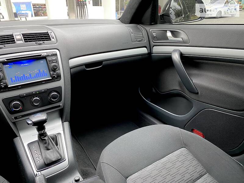 Седан Skoda Octavia 2012 в Дніпрі