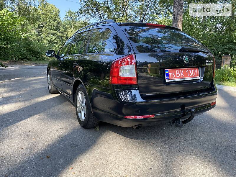 Універсал Skoda Octavia 2010 в Бучі