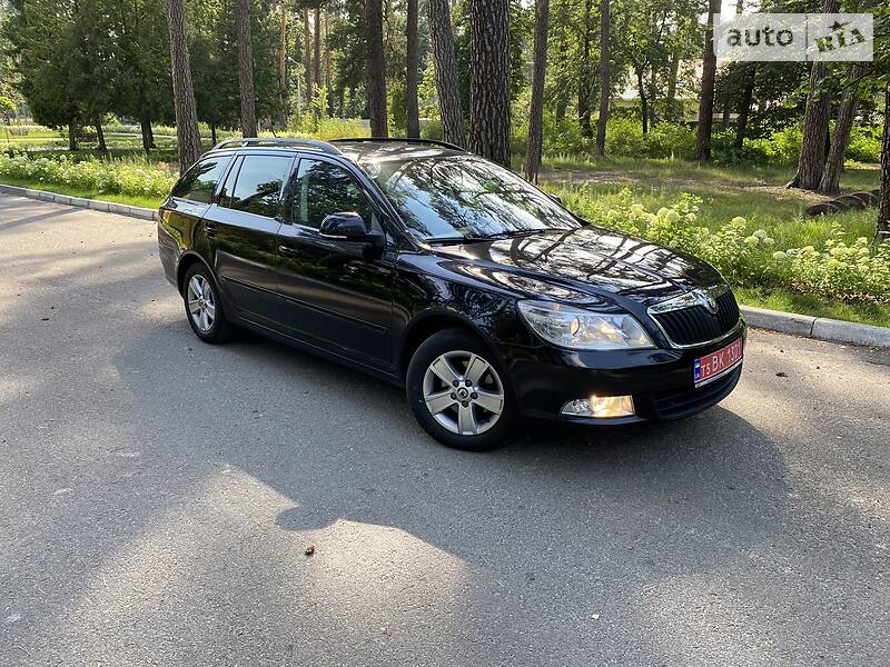 Універсал Skoda Octavia 2010 в Бучі