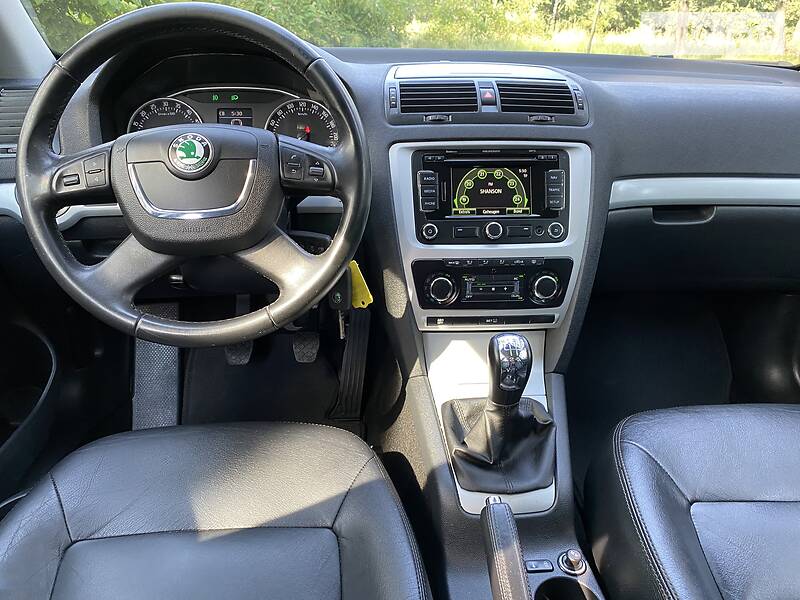 Універсал Skoda Octavia 2010 в Бучі