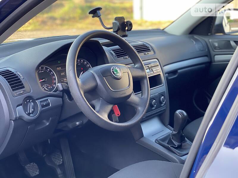 Седан Skoda Octavia 2012 в Луцьку