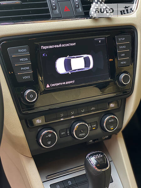 Седан Skoda Octavia 2015 в Ужгороде