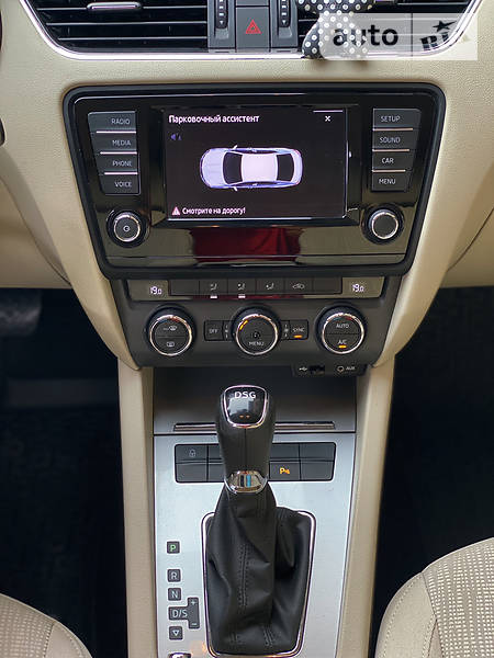 Седан Skoda Octavia 2015 в Ужгороде