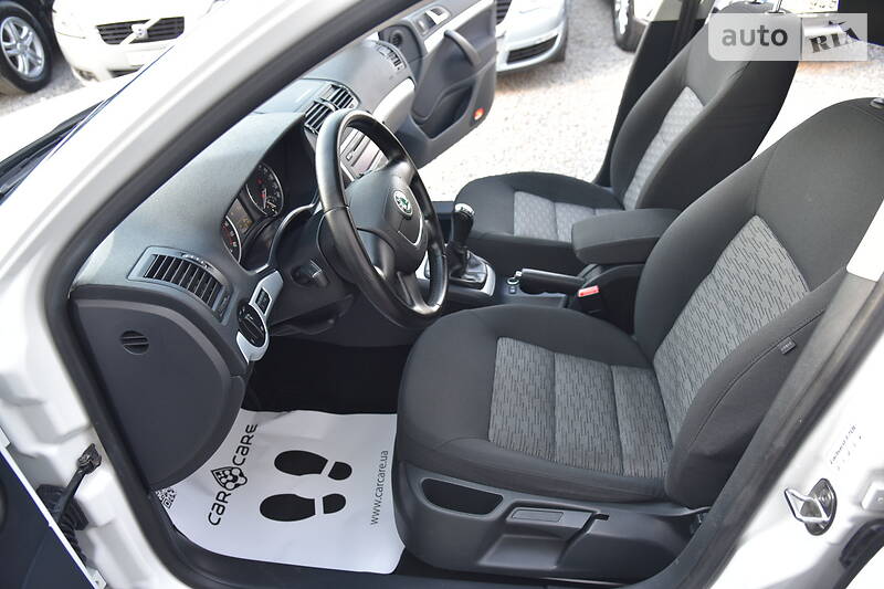 Універсал Skoda Octavia 2011 в Дрогобичі