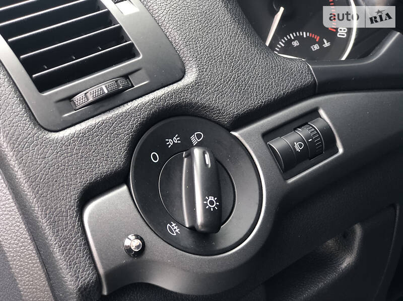 Седан Skoda Octavia 2009 в Дрогобичі