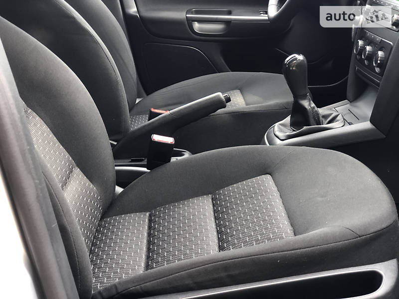 Седан Skoda Octavia 2009 в Дрогобичі