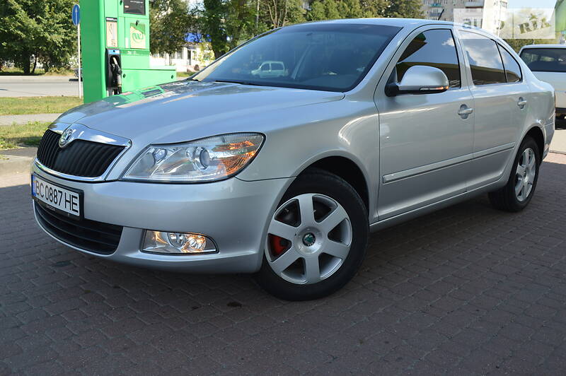 Седан Skoda Octavia 2011 в Дрогобичі