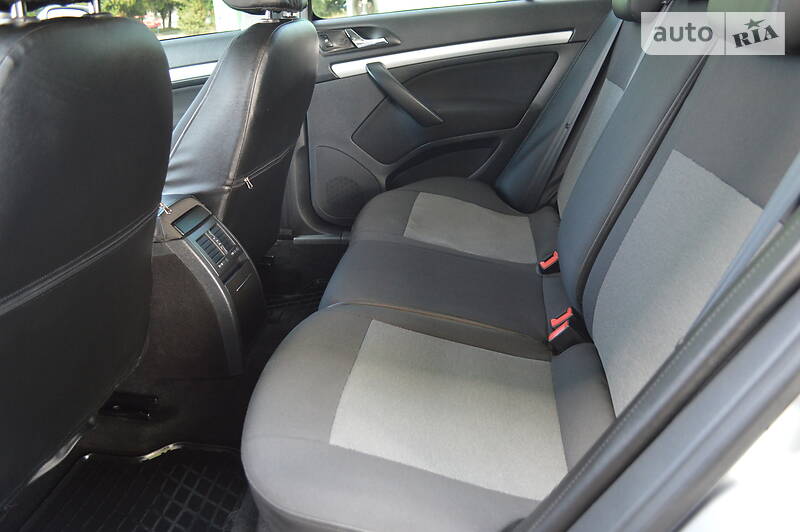 Седан Skoda Octavia 2011 в Дрогобичі