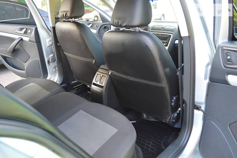 Седан Skoda Octavia 2011 в Дрогобичі