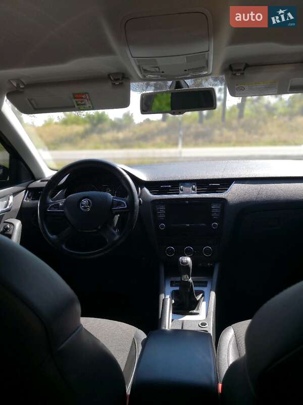 Универсал Skoda Octavia 2013 в Лохвице