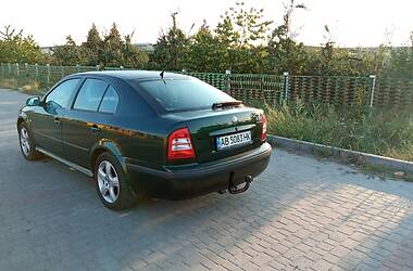 Лифтбек Skoda Octavia 2003 в Ильинцах