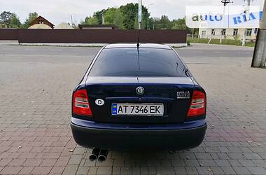 Седан Skoda Octavia 2001 в Надворной