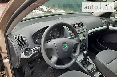 Хэтчбек Skoda Octavia 2005 в 