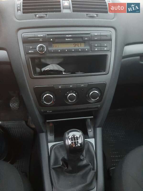 Универсал Skoda Octavia 2010 в Ужгороде