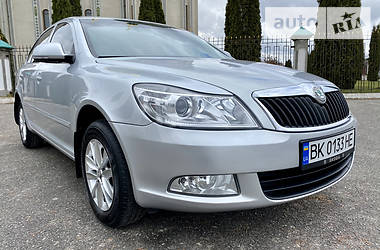 Седан Skoda Octavia 2011 в Дубно